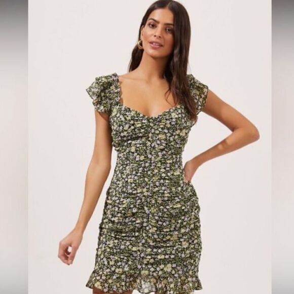 NWT ASTR the Label Ditsy Daisy Ruched Mini Dress Medium - Picture 1 of 7